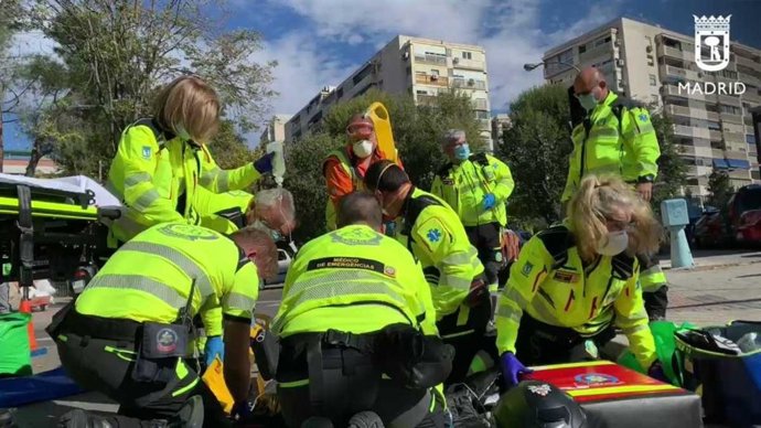 Herido un motorista de 26 años al chocar contra una moto en Ciudad Lineal