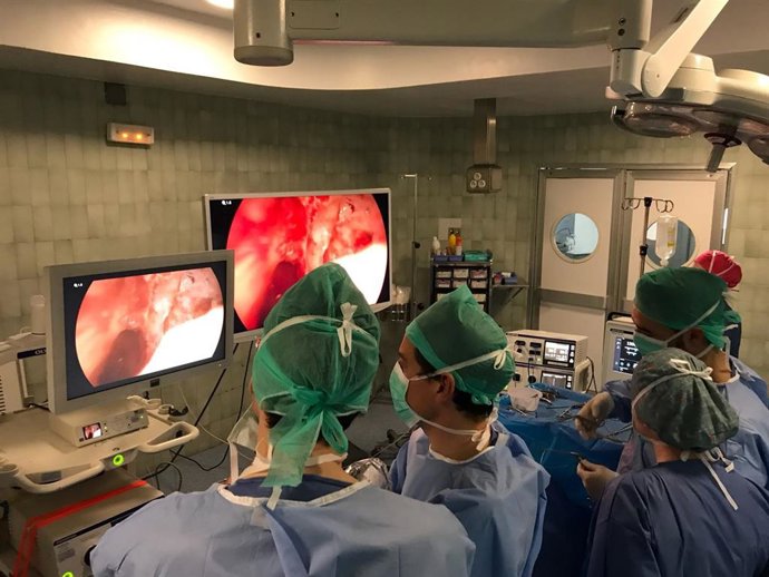 Nueva técnica del equipo de otorrinolaringólogos del Virgen Macarena.