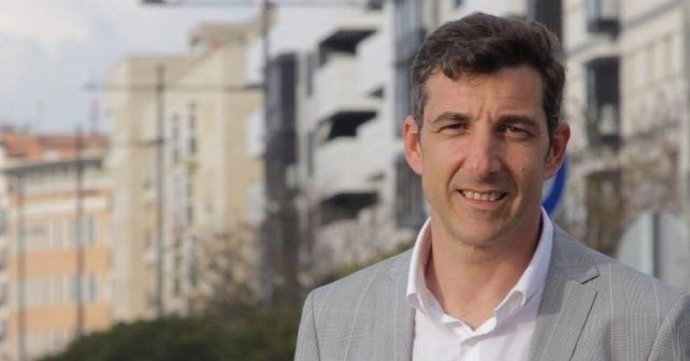 El senador socialista onubense Jesús González.