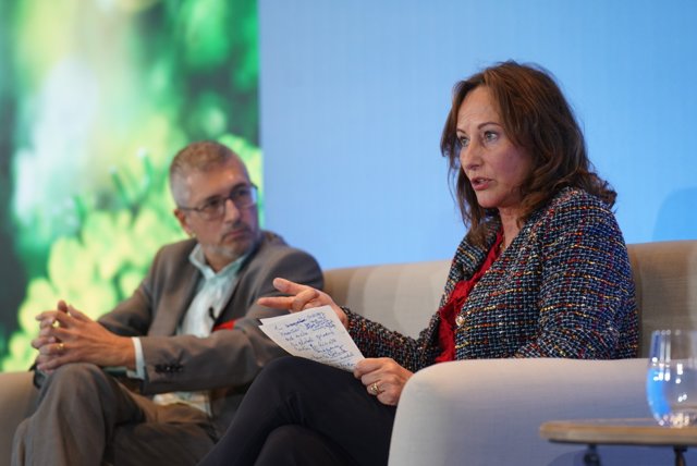  La exministra de Transición Ecológica de Francia, Ségolène Royal, y el secretario de Estado de Medio Ambiente, Hugo Morán, debaten en el último bloque de la segunda jornada de sostenibilidad