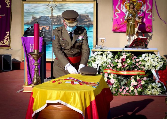 Enterrado con honores en Melilla el sargento malagueño muerto en Huesca durante un curso de buceo militar