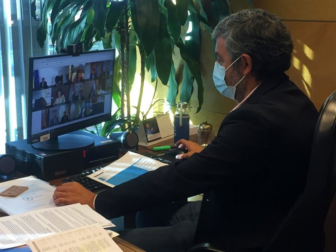 El consejero de Medio Rural y Cohesión Territorial del Principado de Asturias, Alejandro Calvo, en la reunión telemática de la Conferencia Sectorial de Agricultura