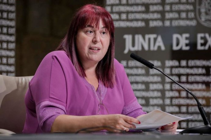 La consejera de Agricultura, Begoña García Bernal, en rueda de prensa.