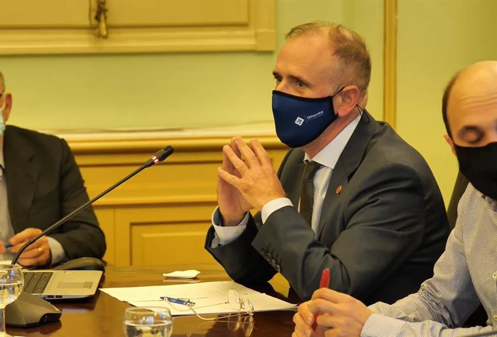 El rector de la UIB, Jaume Carot, en una comparecencia en el Parlament.