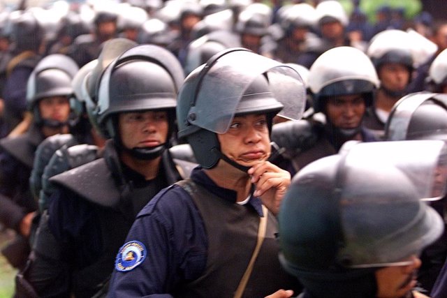 Archivo - Agentes de la policía antidisturbios de Nicaragua, en una fotografía de archivo