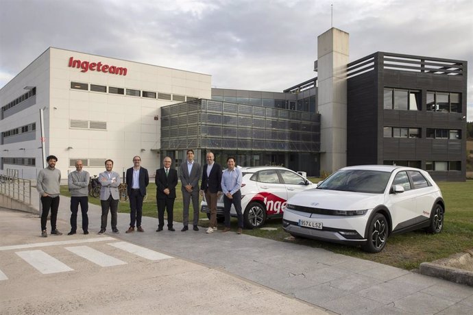 Visita del alcalde a la empresa Ingeteam , Ciudad de la innovación, Sarriguren.