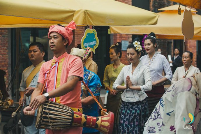 Photo shows the performance during the 2021 Taoxichuan Spring & Autumn Art Fair (Autumn Fair) by artists from the Xishuangbanna Dai Autonomous Prefecture, southwest China's Yunnan Province.
