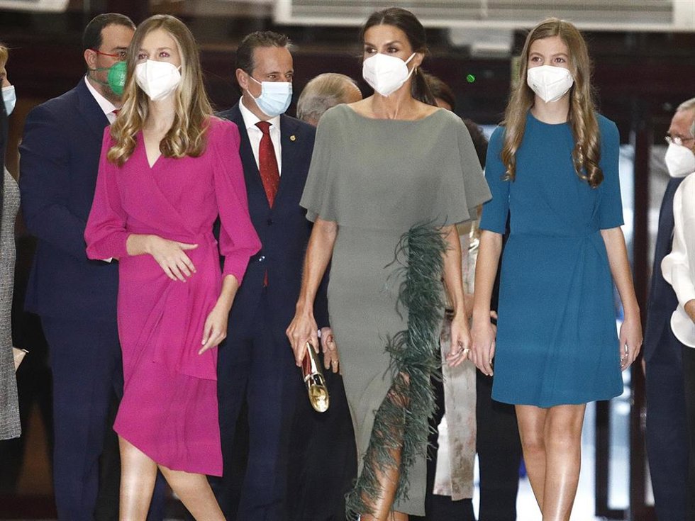 El Rey Felipe VI; la Princesa de Asturias; Letizia y la Infanta Doña Sofía, a su llegada al XXIX Concierto de los Premios Princesa de Asturias en el Auditorio Palacio de Congresos