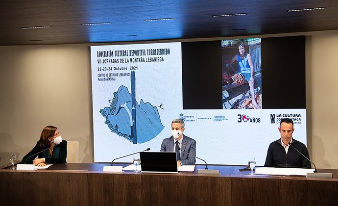 El Vicepresidente Y Consejero De Universidades, Igualdad, Cultura Y Deporte, Pablo Zuloaga, Presenta, En Rueda De Prensa, Las VII Jornadas De La Montaña Lebaniega.