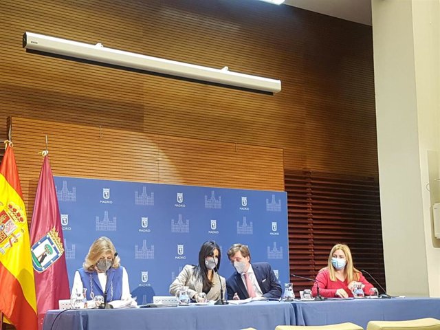 Madrid propone bajar el IBI al 0,428%, lo que supondrá un ahorro de 60 millones para las familias El alcalde de Madrid, José Luis Martínez-Almeida, preside la reunión de la Junta de Gobierno extraordinaria de la ciudad de Madrid en la que se tratarán las ordenanzas fiscales de 2022.