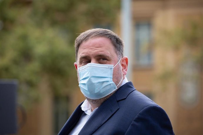 Imagen de archivo - El presidente de ERC, Oriol Junqueras, en el acto de mnium en conmemoración del cuarto aniversario del 1-O, frente a la Escola Ramón Llull, a 1 de octubre de 2021, en Barcelona, Catalunya (España). 