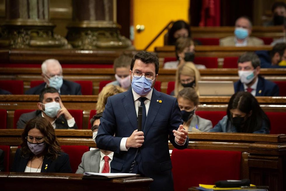 El presidente de la Generalitat de Catalunya, Pere Aragons, en el pleno del Parlament. ARCHIVO.