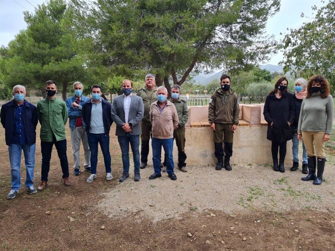 El conseller de Medio Ambiente y Territorio, Miquel Mir, en la visita a la zona recreativa.
