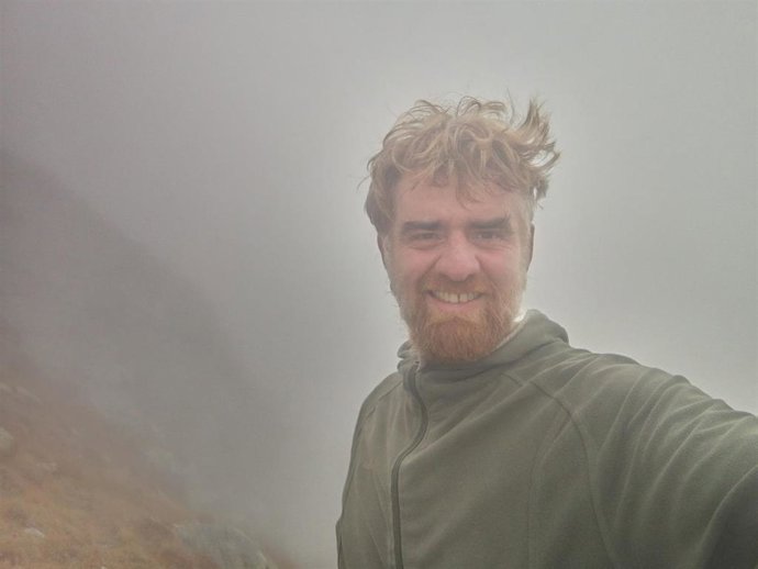 El escritor Paolo Cognetti en los Alpes