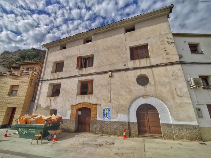 Comienza la rehabilitación de la antigua guardería parroquial de San Esteban de Litera que será un espacio de coworking.