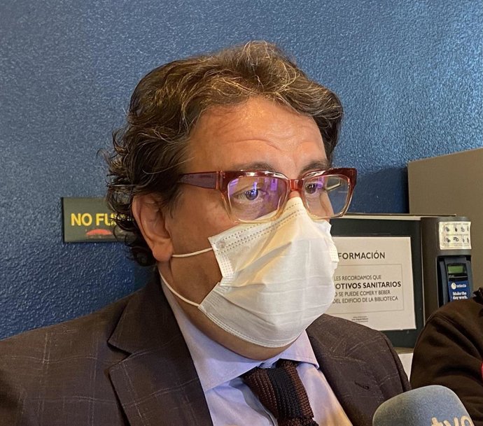 El vicepresidente segundo de la Junta y consejero de Sanidad, José María Vergeles