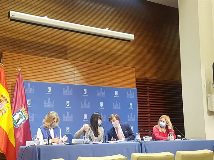 El alcalde de Madrid, José Luis Martínez-Almeida, preside la reunión de la Junta de Gobierno extraordinaria de la ciudad de Madrid en la que se tratarán las ordenanzas fiscales de 2022.