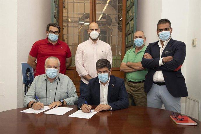 Firma del convenio para que personas con Síndrome de Down y/o incapacidad intelectual puedan realizar prácticas en las dependencias del Consorcio Provincial de Incendios.