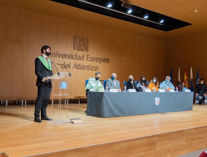 Intervención del alumno egresado de CAFYD, Manuel Mazón, durante la ceremonia