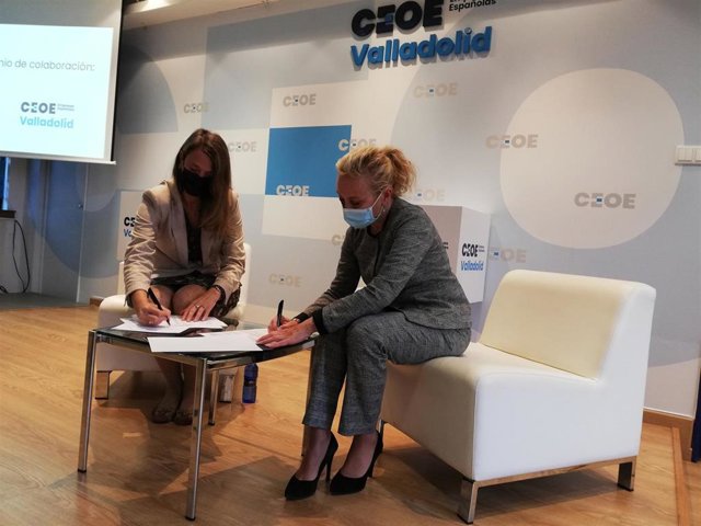 Marqués y Rius en la firma del convenio de colaboración entre CEOE Valladolid y Fundación Michelin
