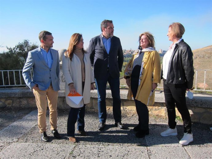 Cs se reúne con la plataforma 'Salvemos Navacerrada'.