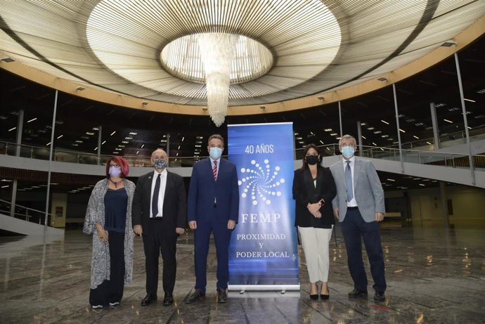 Presentación de las jornadas '40 años de la FEMP, proximidad y poder local'