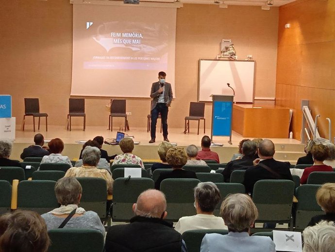 Segunda Jornada de Reconocimiento a las Personas Mayores, organizada por la Dirección Insular de Atención Comunitaria y Proyectos Estratégicos del IMAS.