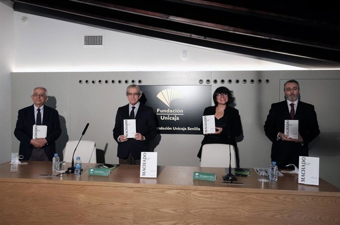 Presentación de la edición de 'La diosa Razón', en la Fundación Unicaja en Sevilla.