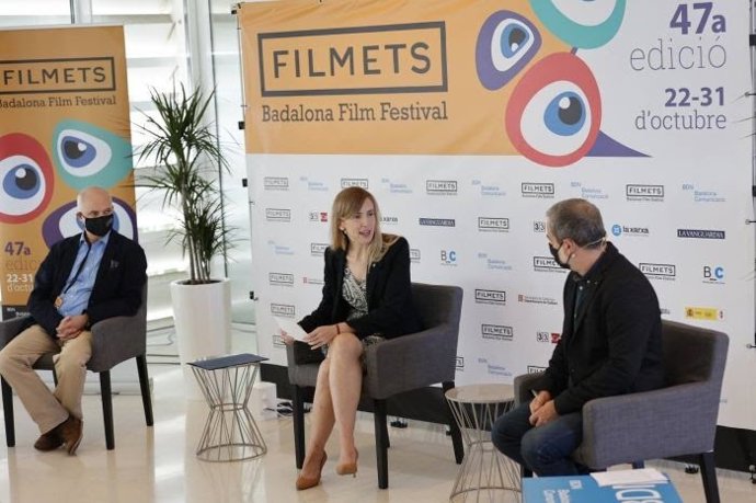 La consellera de Acción Exterior, Victria Alsina, en la presentación del proyecto Acció>Cinema al Centre Cultural El Carme de Badalona (Barcelona)