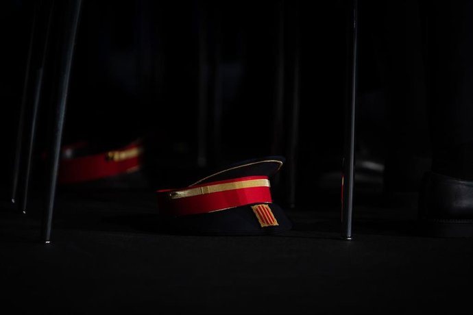 Detalle de un escudo de la Generalitat de Catalunya, en la celebración del Dia de les Esquadres, a 22 de octubre de 2021, en Barcelona, Catalunya (España). Barcelona acoge este viernes el Día de les Esquadres, la fiesta del cuerpo de los Mossos dEsqu