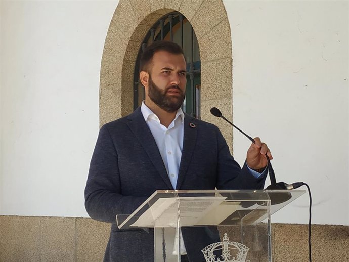 El alcalde de Cáceres, Luis Salaya, en una rueda de prensa