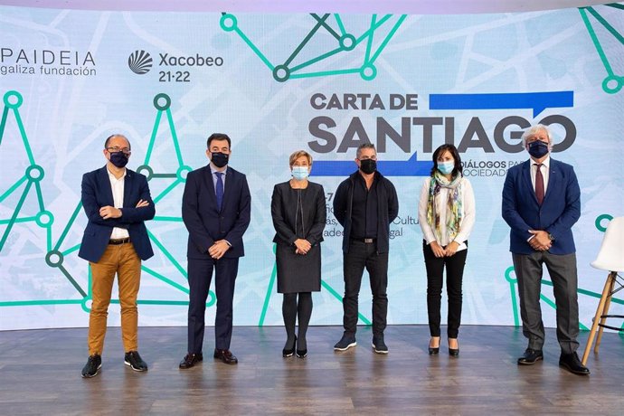 El conselleiro de Cultura, Educación e Universidade, Román Rodríguez, en la presentación el foro internacional Carta de Santiago.