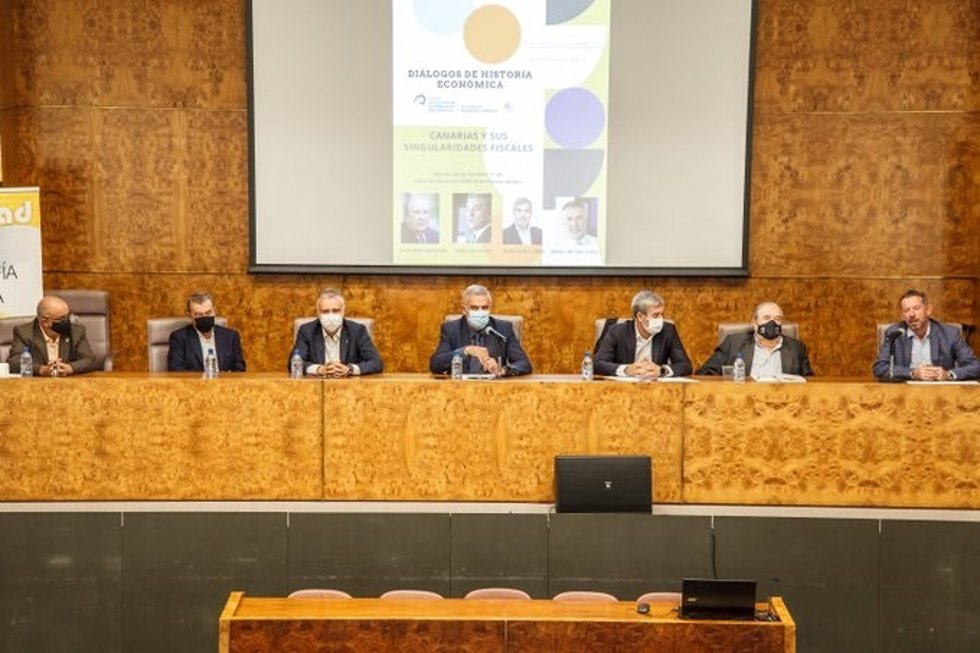 Cuatro presidentes de Canarias abogan por la unidad en la defensa del REF y recuerdan que no es un privilegio