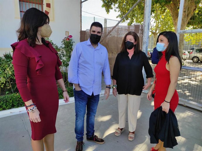(Desde Izda.) Purificación Joyera, Salvador García, Gema Pérez Y Cintia Bustos, En El CIMI Sierra Morena.