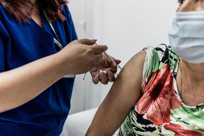 Archivo - Vacunación contra el COVID-19 en Bulgaria