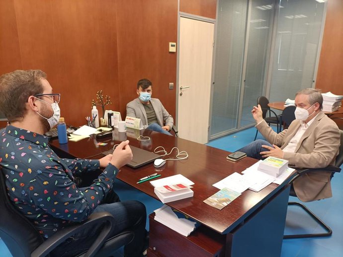 Delgado en su reunión con el juez decano de Huércal-Overa, Rafael García