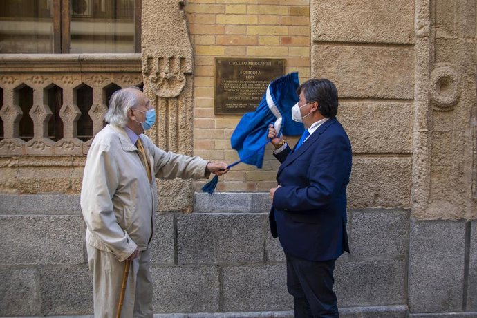 Placa conmemorativa en recuerdo del Círculo Agrícola y Mercantil de Huelva.