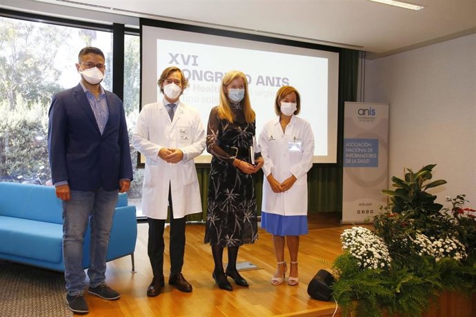 Felipe Colón, Pablo Pérez, Graziella Almendral y Valle García, durante la presentación del Congreso Anual de ANIS.