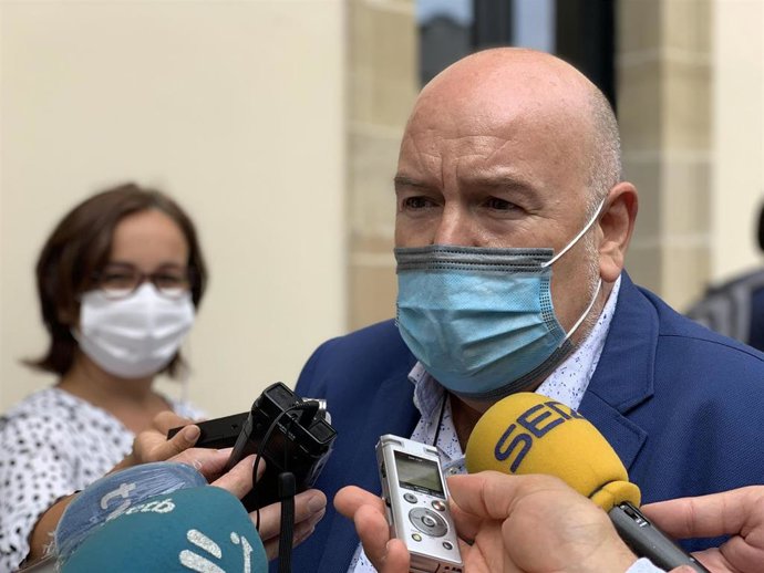 Archivo - El parlamentario de PNV Iñigo Iturrate