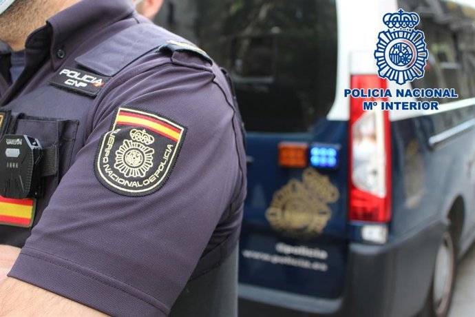 Archivo - Agente de Policía Nacional