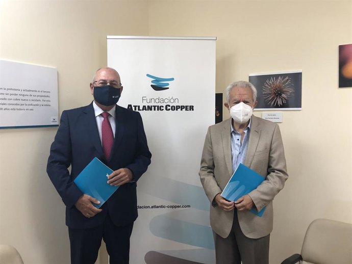 Firma del convenio de colaboración entre ambas fundaciones.