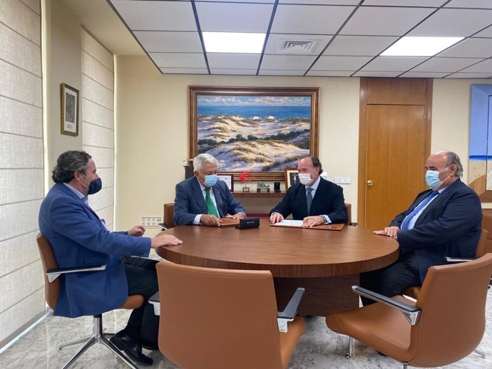 Firma del convenio entre Fundación Caja Rural del Sur y Cámara de Comercio de Sevilla