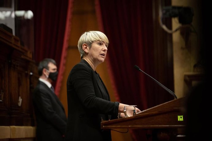 La consellera de Justicia, Lourdes Ciuró, interviene en  la segunda sesión del Pleno en el Parlament de Cataluña, a 6 de octubre de 2021, en Barcelona, Cataluña (España).