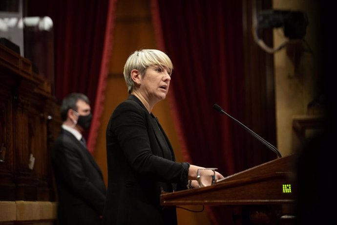 Arxiu - La consellera de Justícia, Lourdes Ciuró, al Parlament de Catalunya