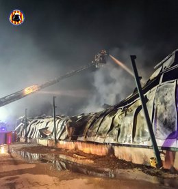 Nave afectada en el incendio de la fábrica