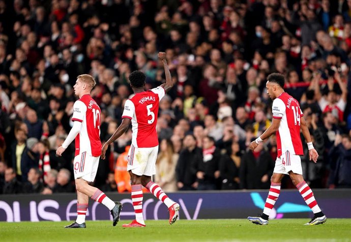 Thomas Partey celebra su primer gol con el Arsenal