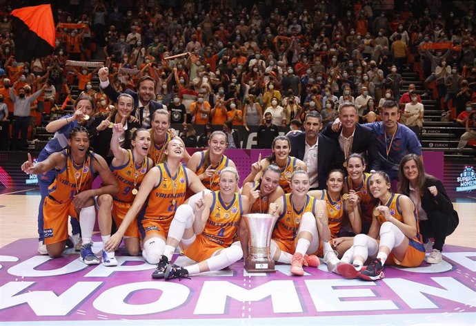 El Valencia Basket se proclama campeón de la Supercopa de Europa femenina de baloncesto