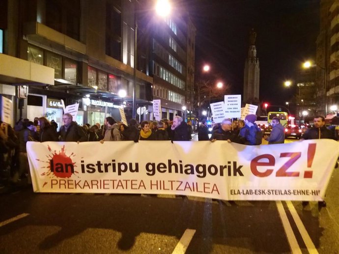 Archivo - Euskadi anotó el pasado año 7.500 accidentes de trabajo menos que en 2019, pero solo hubo 3 muertos menos, según Osalan