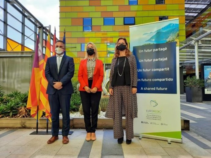 Antoni Vicens, director general de Relaciones Exteriores del Govern; Nadia Pellefigue, vicepresidenta de la Región de Occitania, y Muntsa Vilalta, directora general de Acción Exterior de la Generalitat de Catalunya, nuevos representantes de la EPM.