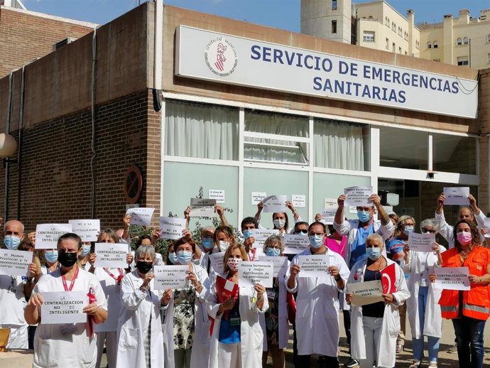 Archivo - Concretación de sindicatos contra centralización del CICU en Alicante